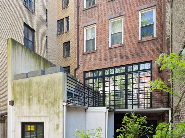 439 West 21st Street image 2 of 12