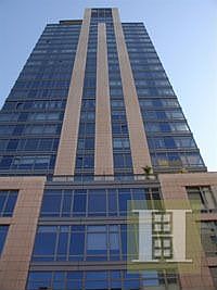 4th image of 450 E 83rd St APT 5C
