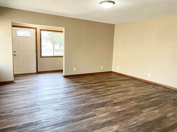 5th image of 1711 Douglas Ave