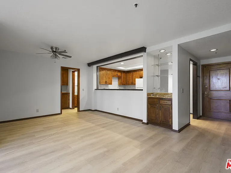880 W 1st St #306 — Photo 12