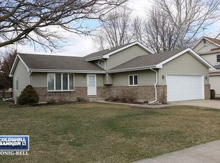 2001 Macher St, Crest Hill, IL 60403