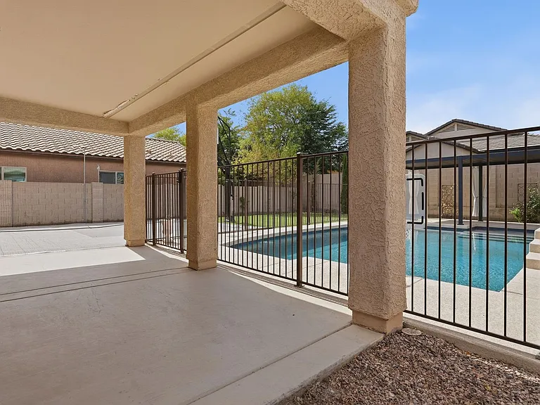 10815 W Avenida Del Rey — Photo 36