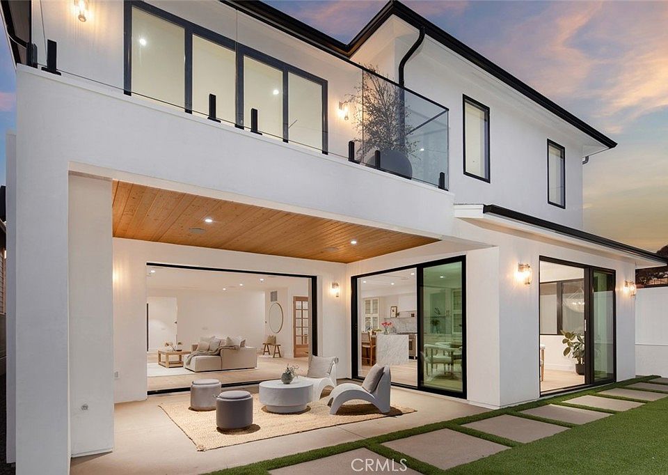 1st image of 121 Avenida Princesa