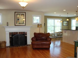 139 Lilac Ln, Portsmouth, RI 02871