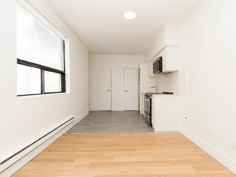 28 Maynard Ave — Photo 8