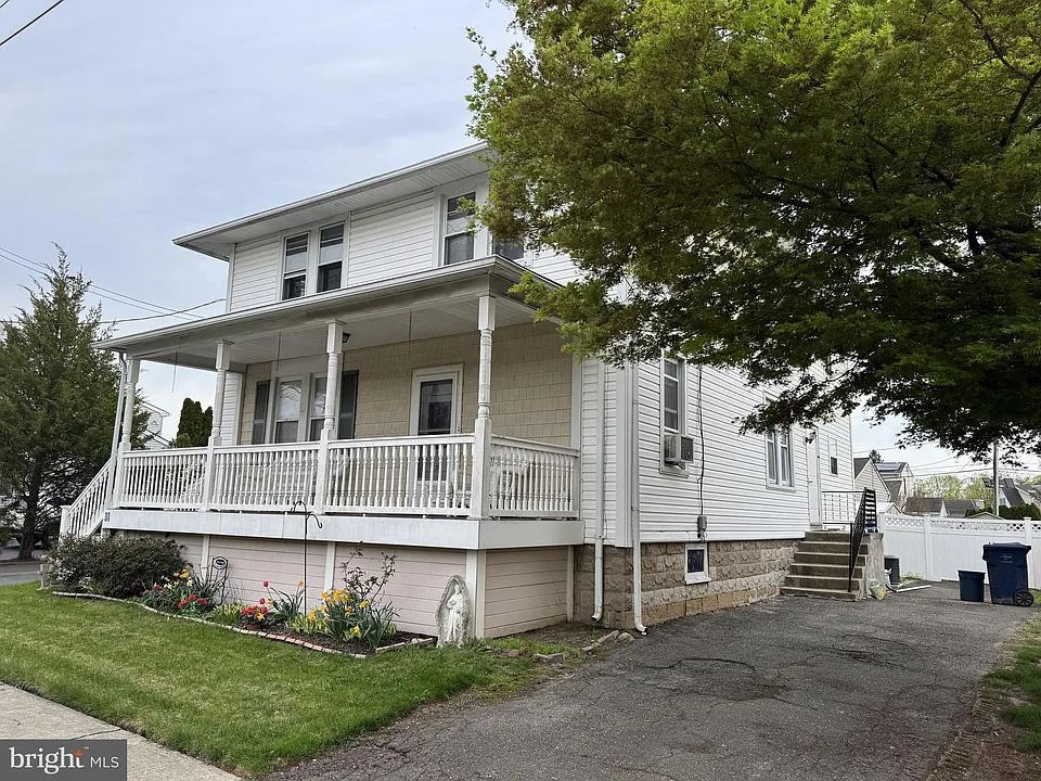 31 Eldridge Ave #2