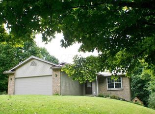1613 Apple Valley Dr, Howard, OH 43028