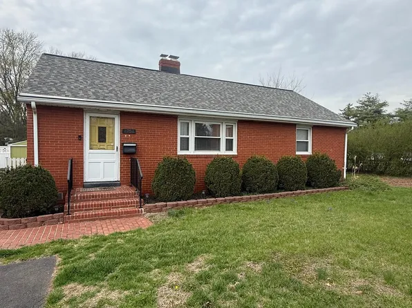 8754 Signal Hill Rd, Manassas, VA 20110