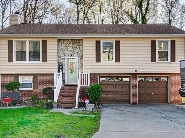1717 Hannaford Rd, Greensboro, NC 27401