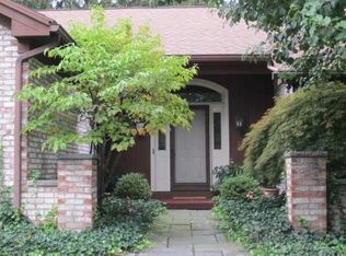 33 Tobey Brk, Pittsford, NY 14534