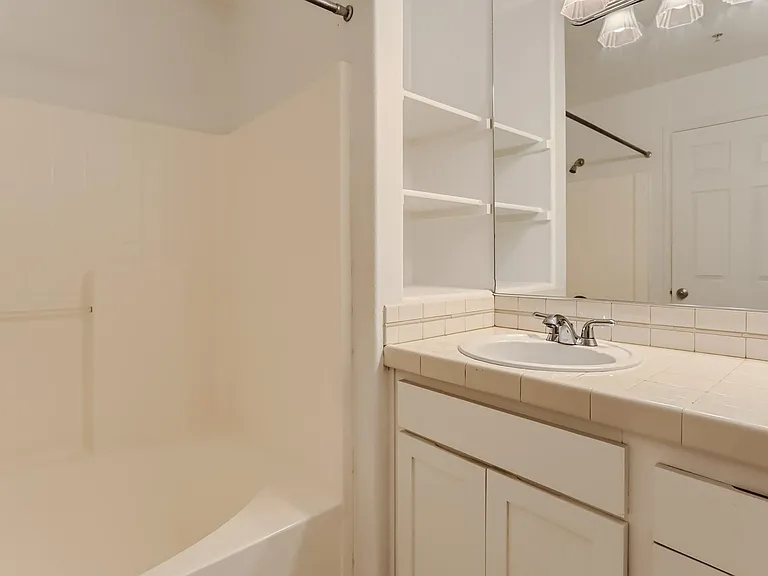 10245 NW Wilshire Ln #10245 — Photo 7