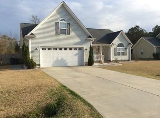 107 Croatan Woods Dr, New Bern, NC 28562