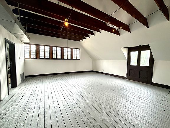 4th image of 731 E Broad St #1