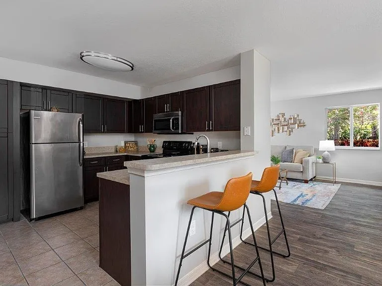 Weston Place Apartments — Photo 9