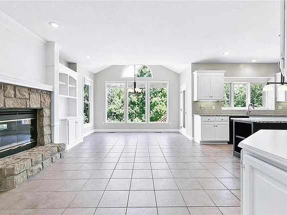 4th image of 14814 England St