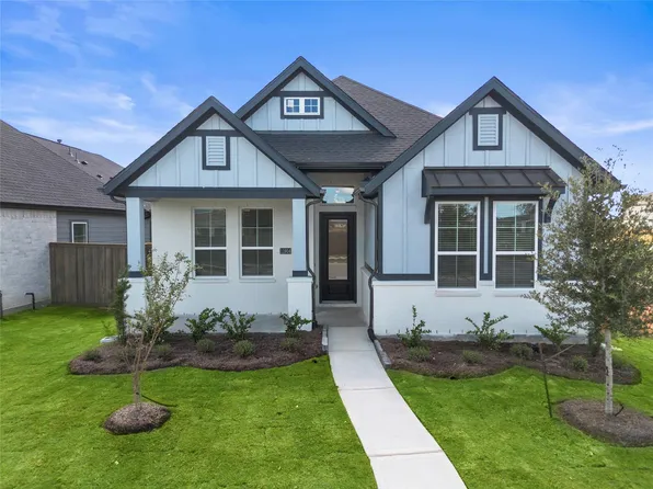 11914 N Pavillion Dr, Mont Belvieu, TX 77523