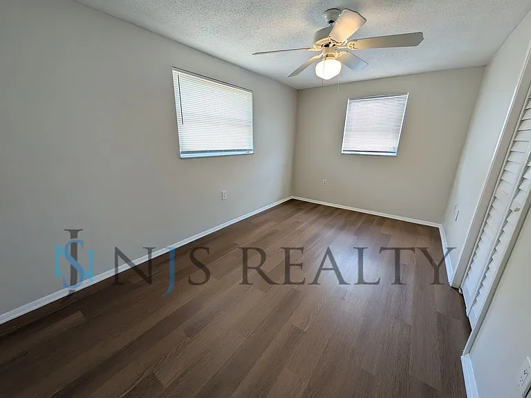 7024 Rockwood Dr — Photo 8