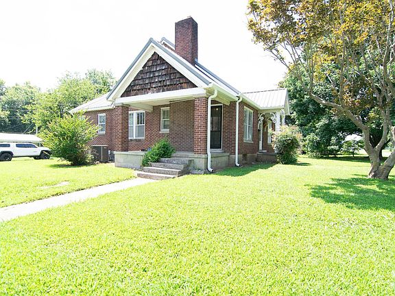 3rd image of 901 W Main St