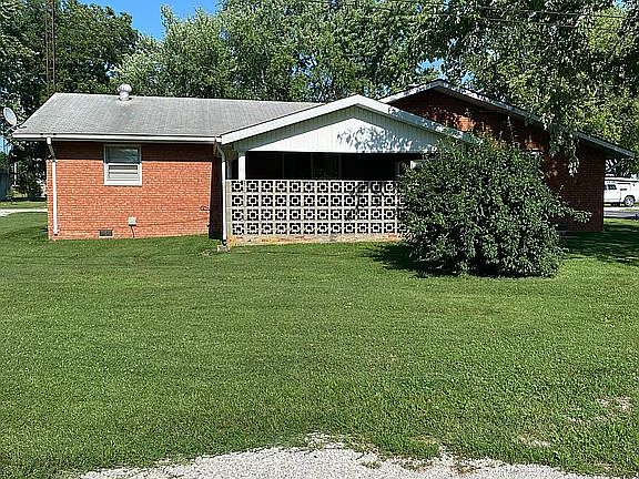 2nd image of 406 S Bel Aire Dr