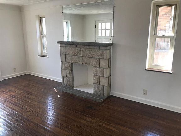 4th image of 3922 S Clerose Cir