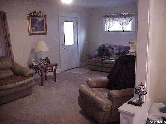 3rd image of 3988 E 42nd St