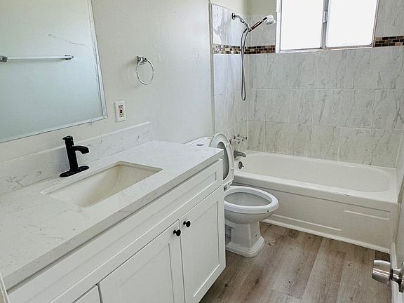 2nd image of 323 W 11th St APT 14