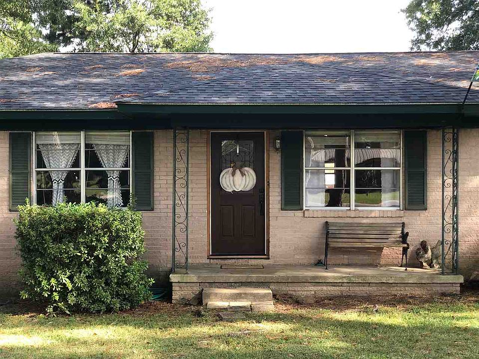 1st image of 1208 Woodlawn Dr