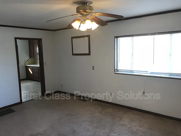 704 S Hadden Ave — Photo 2