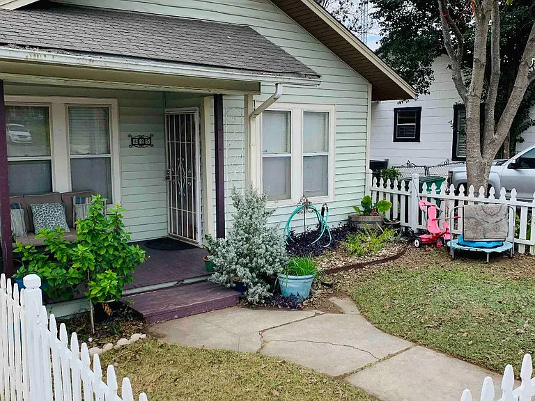825 Ripley Ave — Photo 16