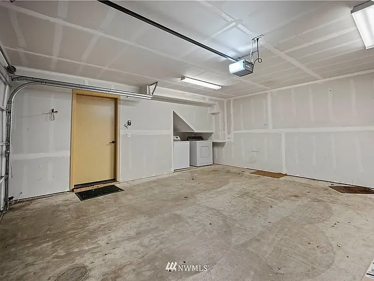 1017 W Main St #C101 — Photo 28