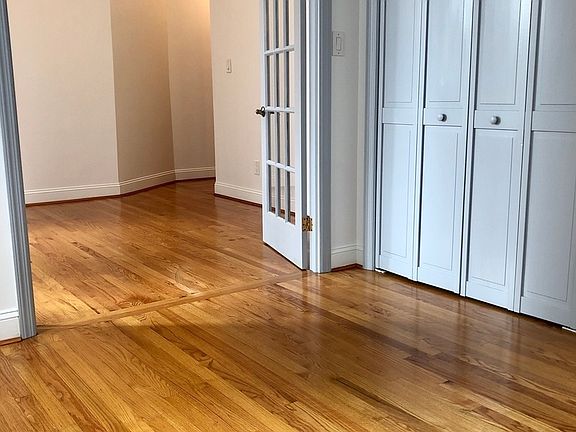 5th image of 202 E 6th St APT 6