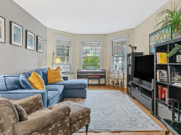 82 Walnut St #1, Brookline, MA 02445