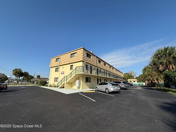 2nd image of 7101 Ridgewood Ave APT 209