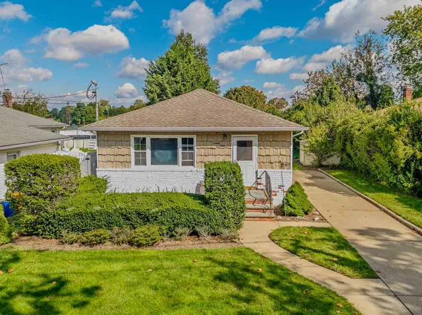 29 Prospect Avenue, Lynbrook, NY 11563