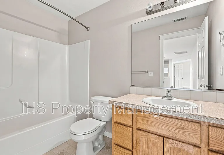 9711 Nottingham Dr — Photo 11