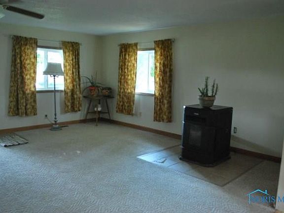 5th image of 216 Cora St