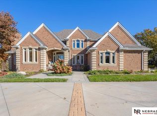 6733 Platteview Rd, Papillion, NE 68133
