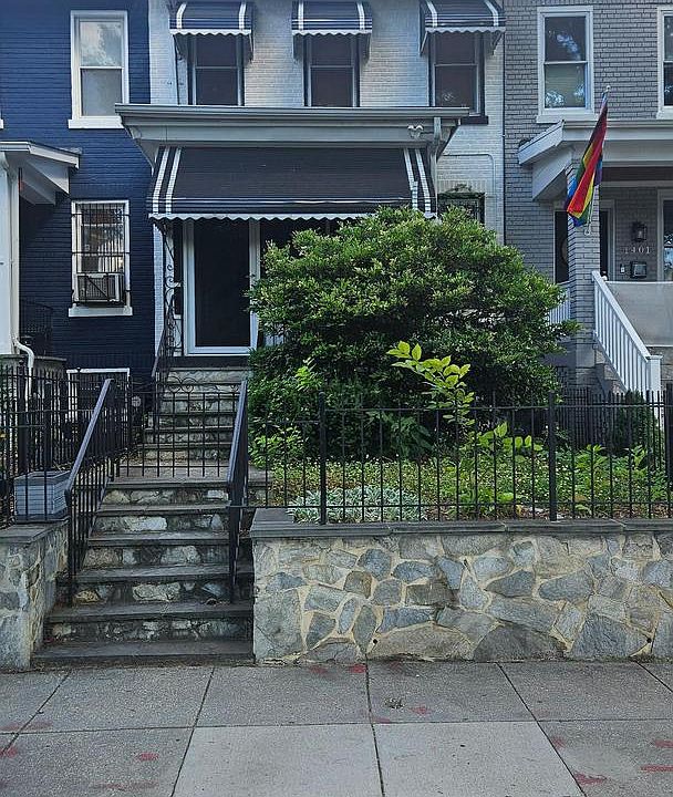 1st image of 1403 W Virginia Ave NE