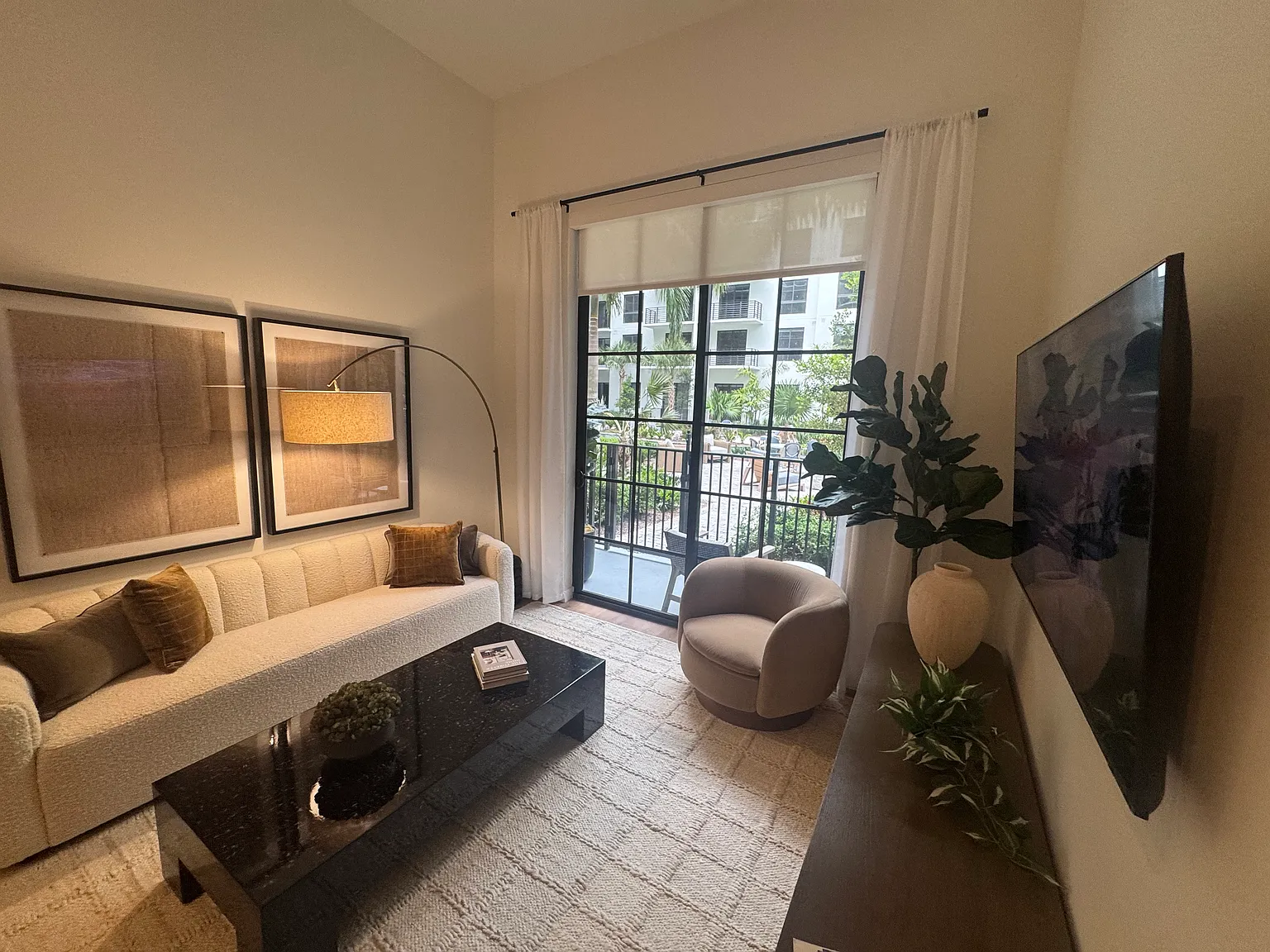 1 bed, 792 sqft, $2,499 — Photo 3