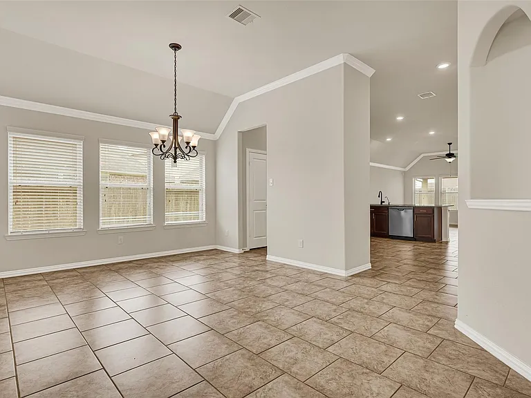 2414 Willow Fall Ln — Photo 5