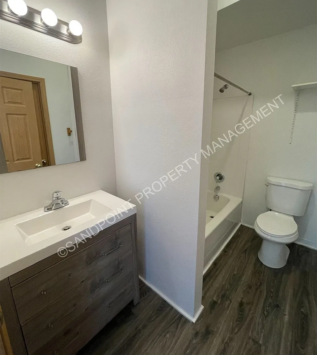 Studio, 700 sqft, $995 — Photo 2
