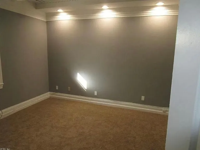 830 Lexington St — Photo 6