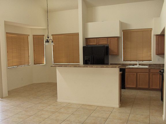 EAT IN KITCHEN