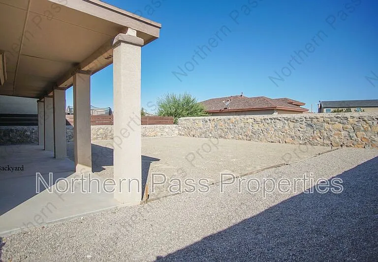 12945 Hueco Hill Dr — Photo 25