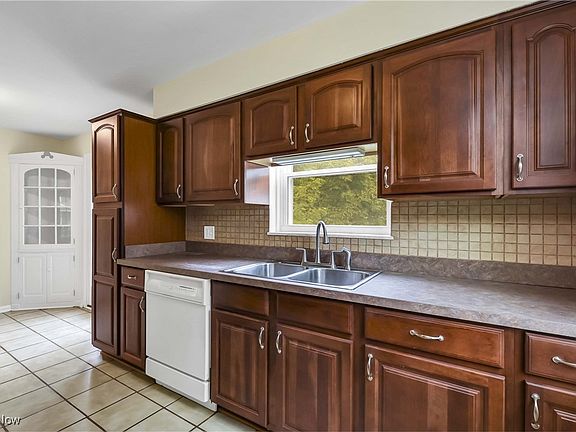 4th image of 4019 W 227th St