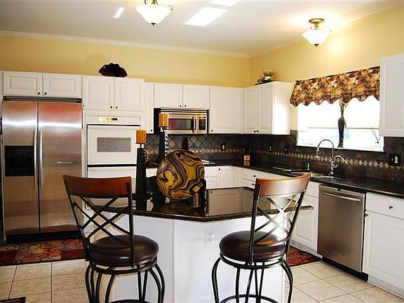 3rd image of 6162 Majestic Oaks Dr