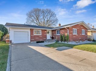 8 Gladstone Ave, Leamington, ON N8H 2H5
