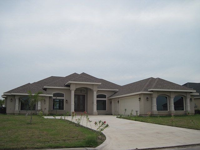 1st image of 9 Country Club Dr