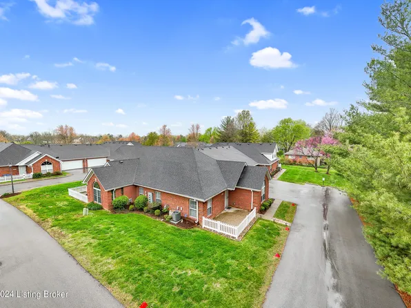 10010 Grey Hawk Dr, Louisville, KY 40219