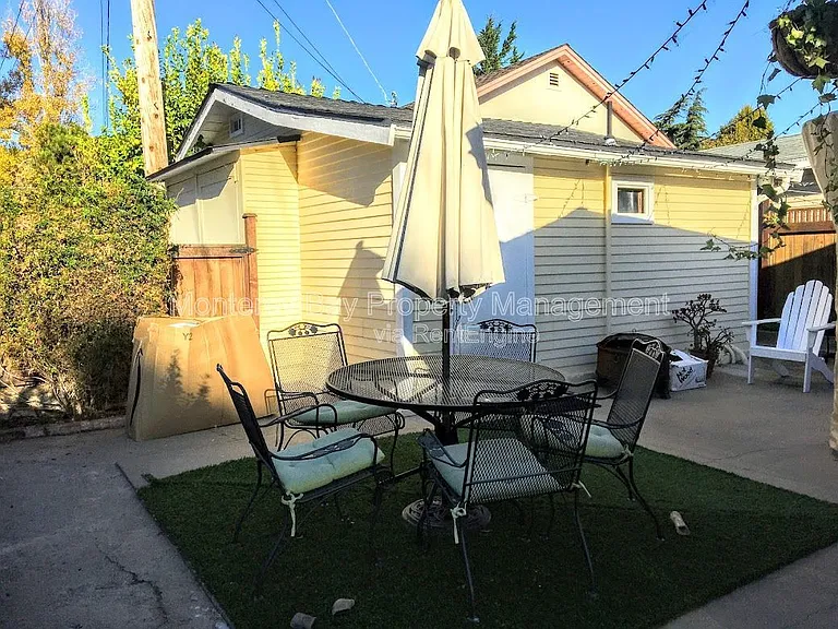 668 Van Buren St — Photo 13